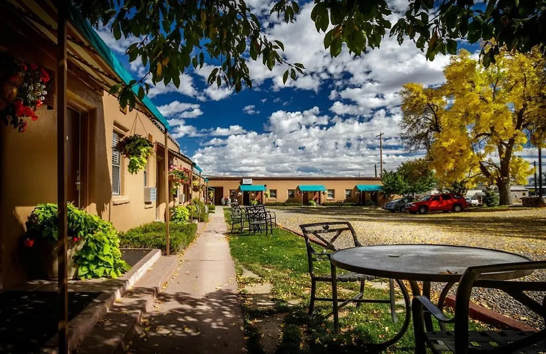 Stone Lizard Lodge-1