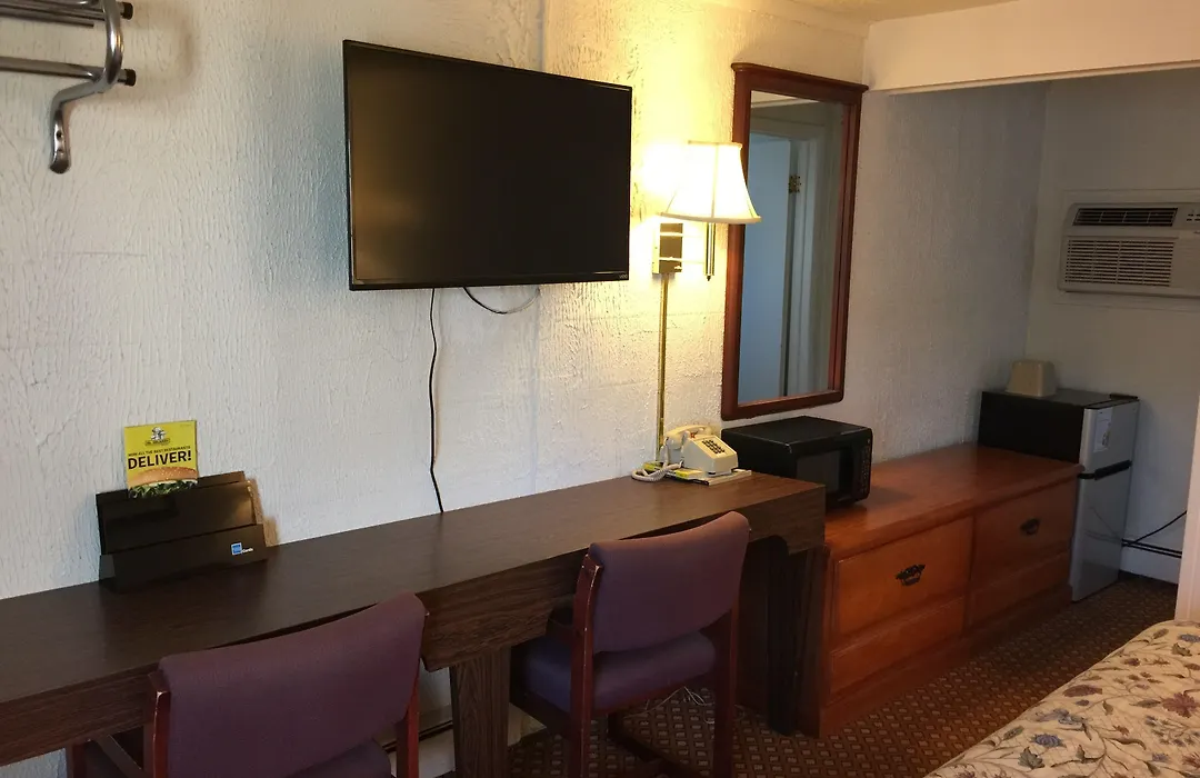 Economy Inn Bloomington-1