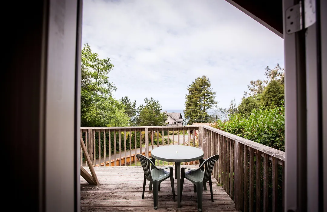 View Crest Lodge-1