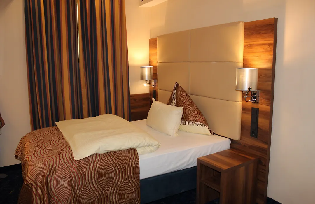 Grand Hotel Empire-1