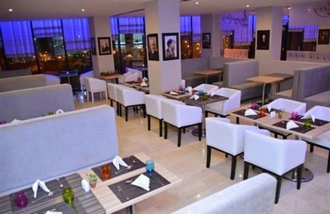 Hotel Adef-1