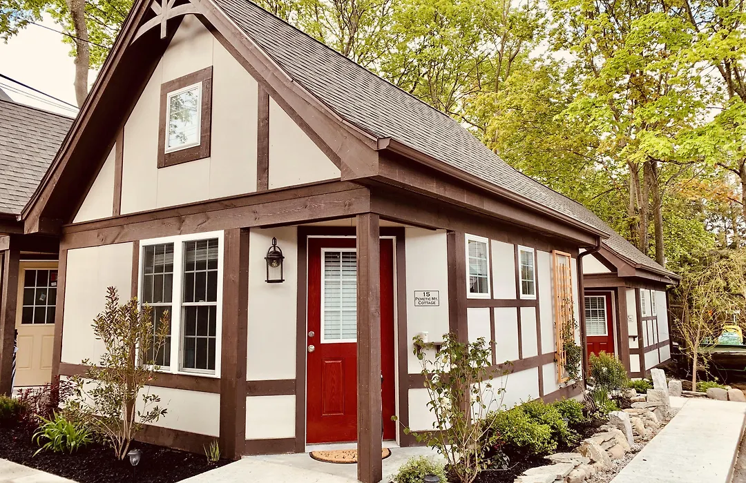Ivy Manor Inn Village Center-1