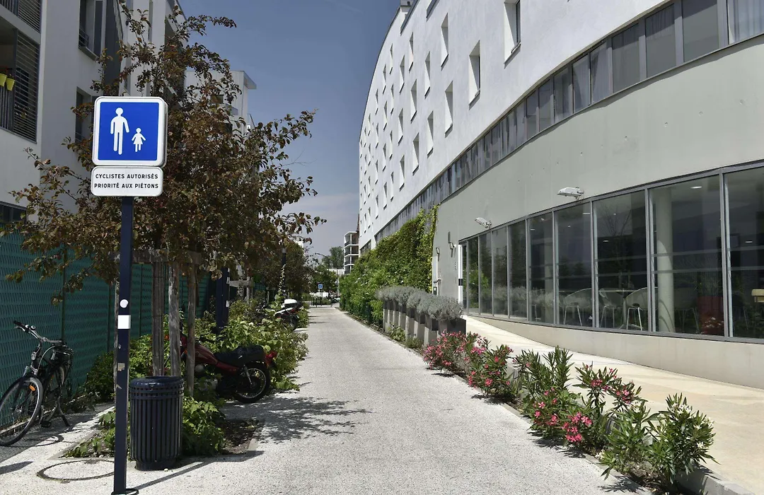 Appart-Hotel Mer & Golf City Bordeaux Bassins A Flot-1