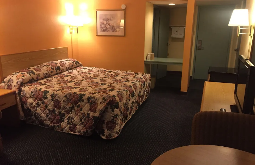 Camelot Inn-1