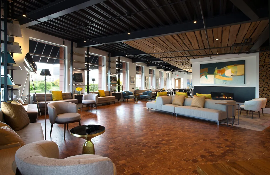 250 Main Hotel-1