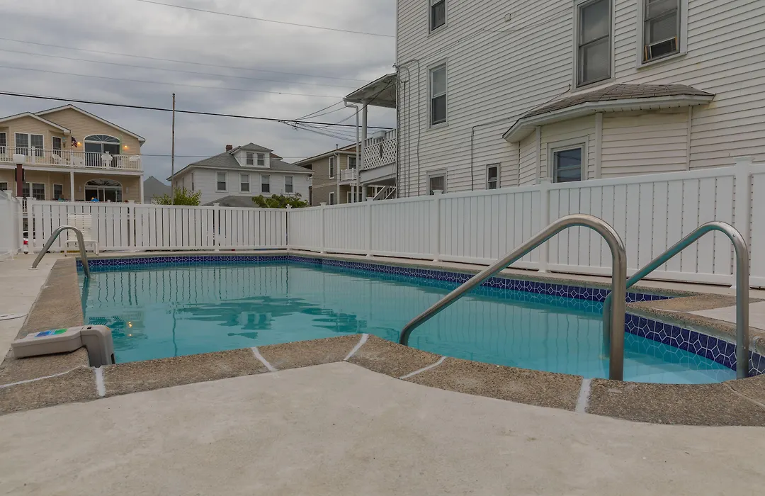 Wildwood Inn Hotel Beach & Boardwalk-1