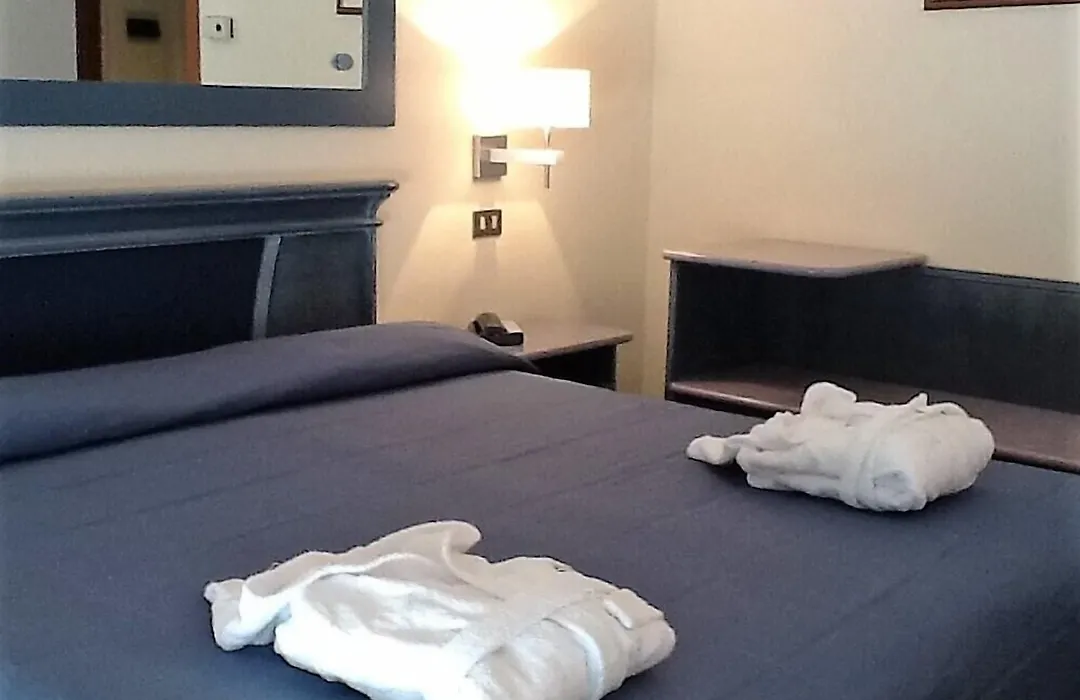 Hotel Anthony-1