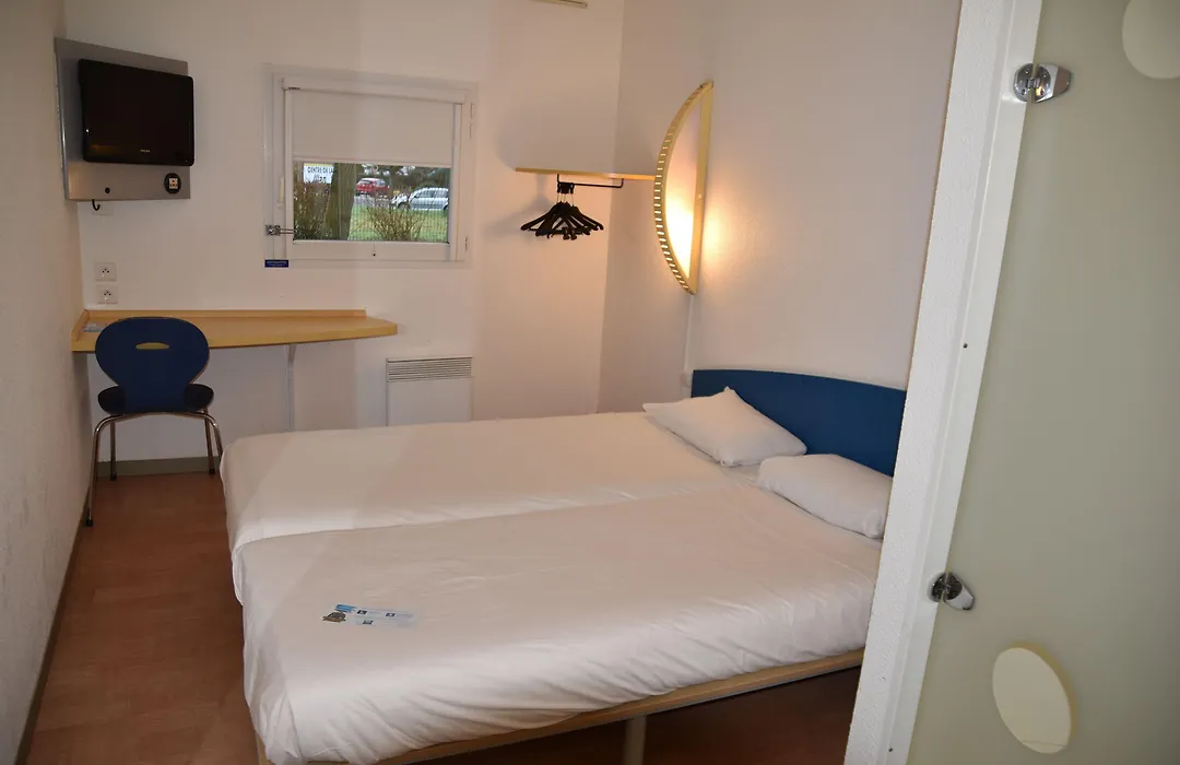 Ibis Budget Rochefort-1