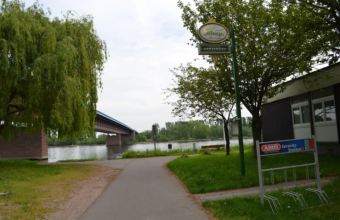 Zwei Raben Pension-1