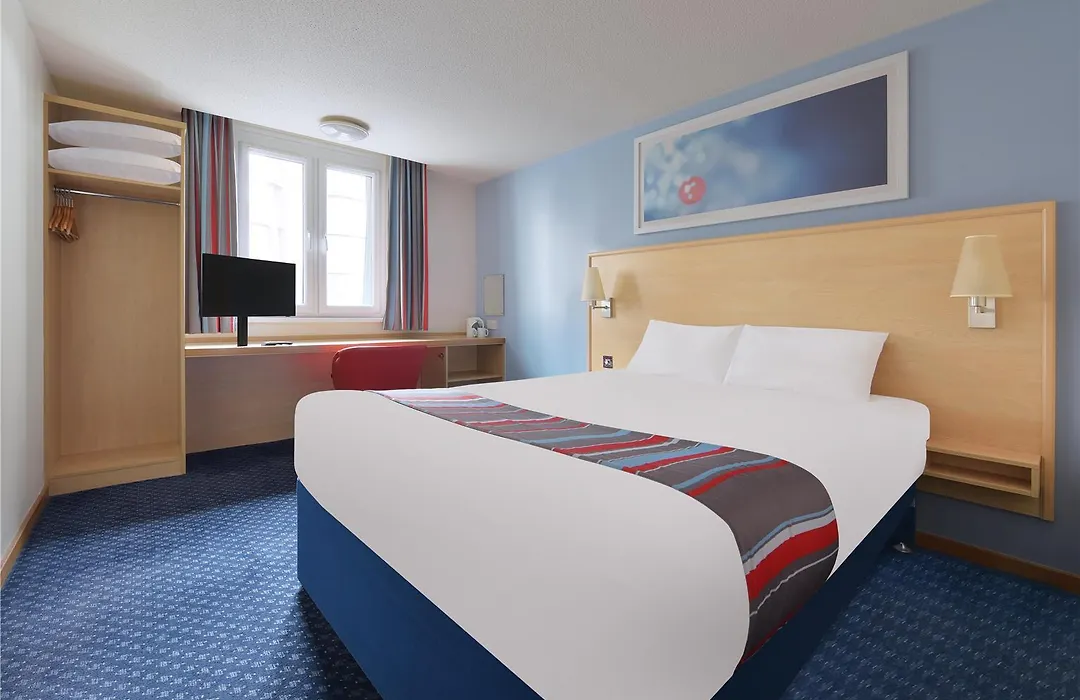 Travelodge Leeds Bradford Airport-1