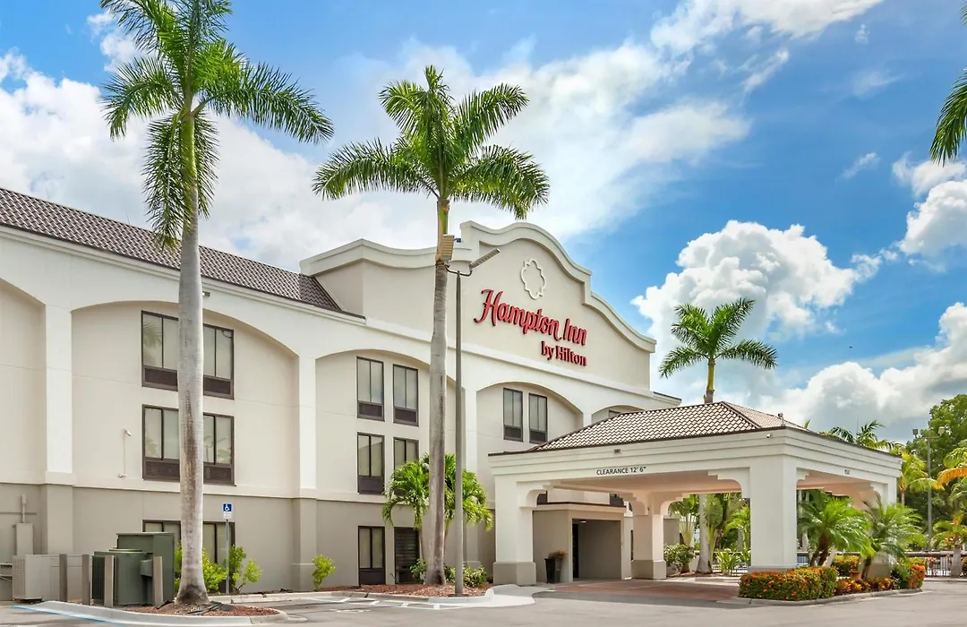 Hampton Inn Fort Myers-Airport & I-75-1