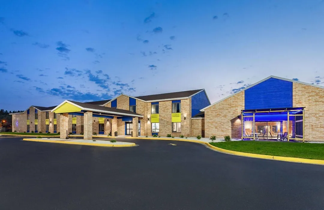 Days Inn By Wyndham Eagle River-1