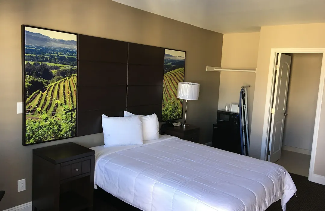 Vallejo Inn-1