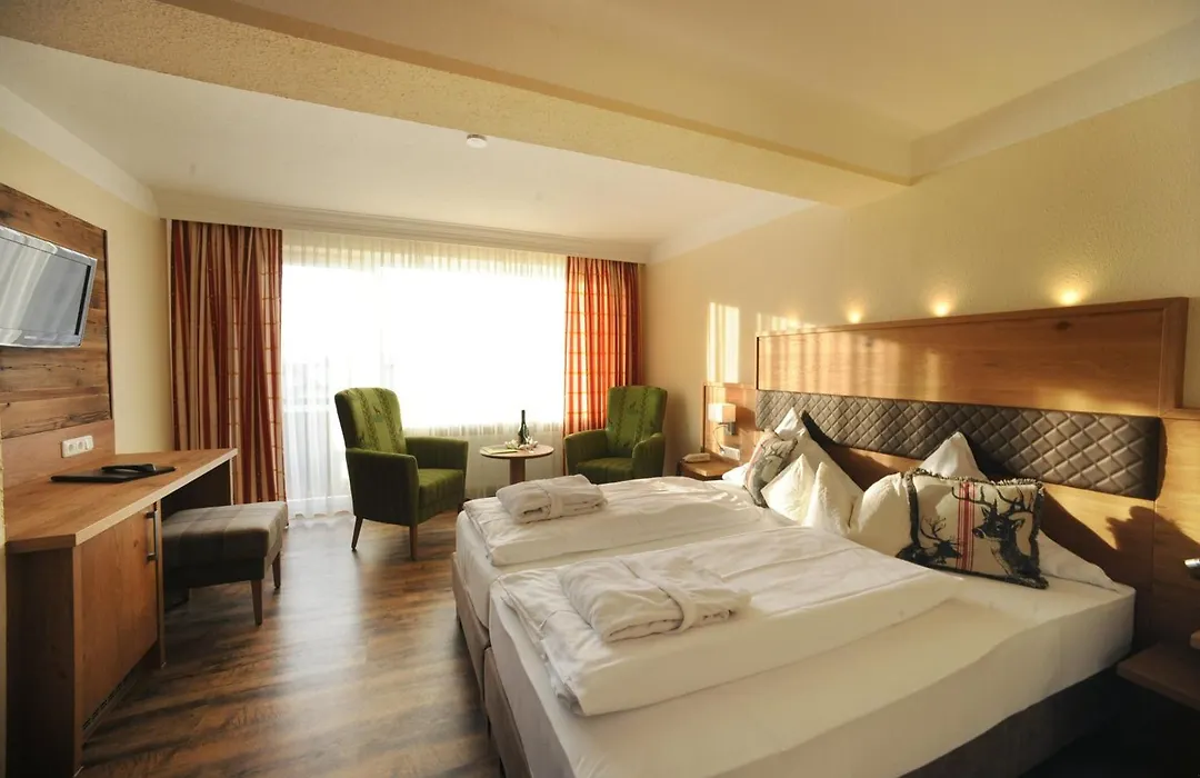 Ferienhotel Hubertus-1