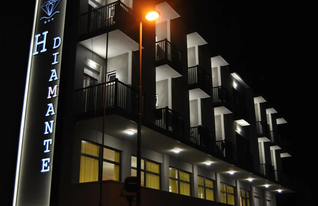 Hotel Diamante 5 minuti dalla fiera di rimini CON PARCHEGGIO INCLUSO-1