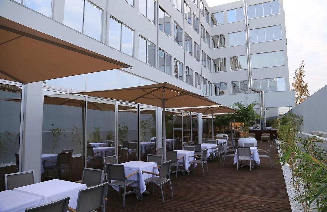 Fly Hotel-1