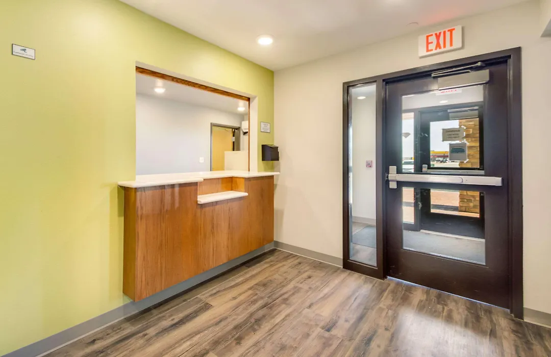 Econo Lodge Burlington I-70-1