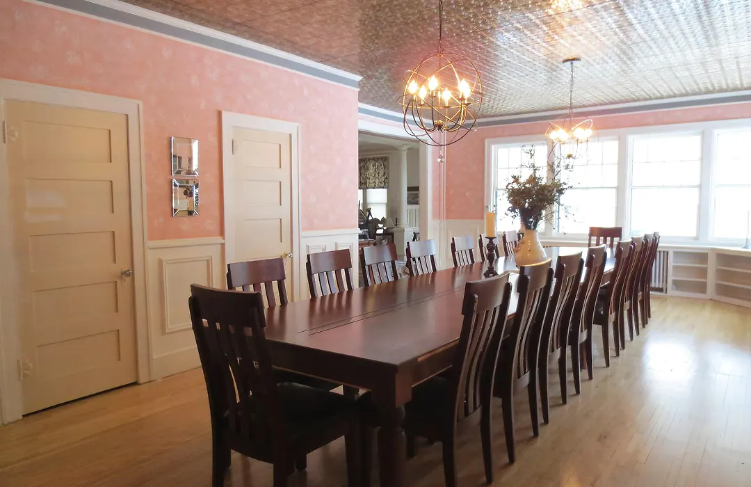 Carriage House Bed & Breakfast-1