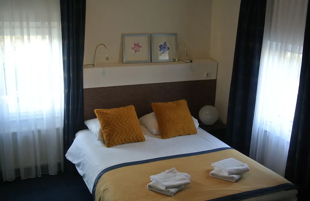 Hotel De Linde-1