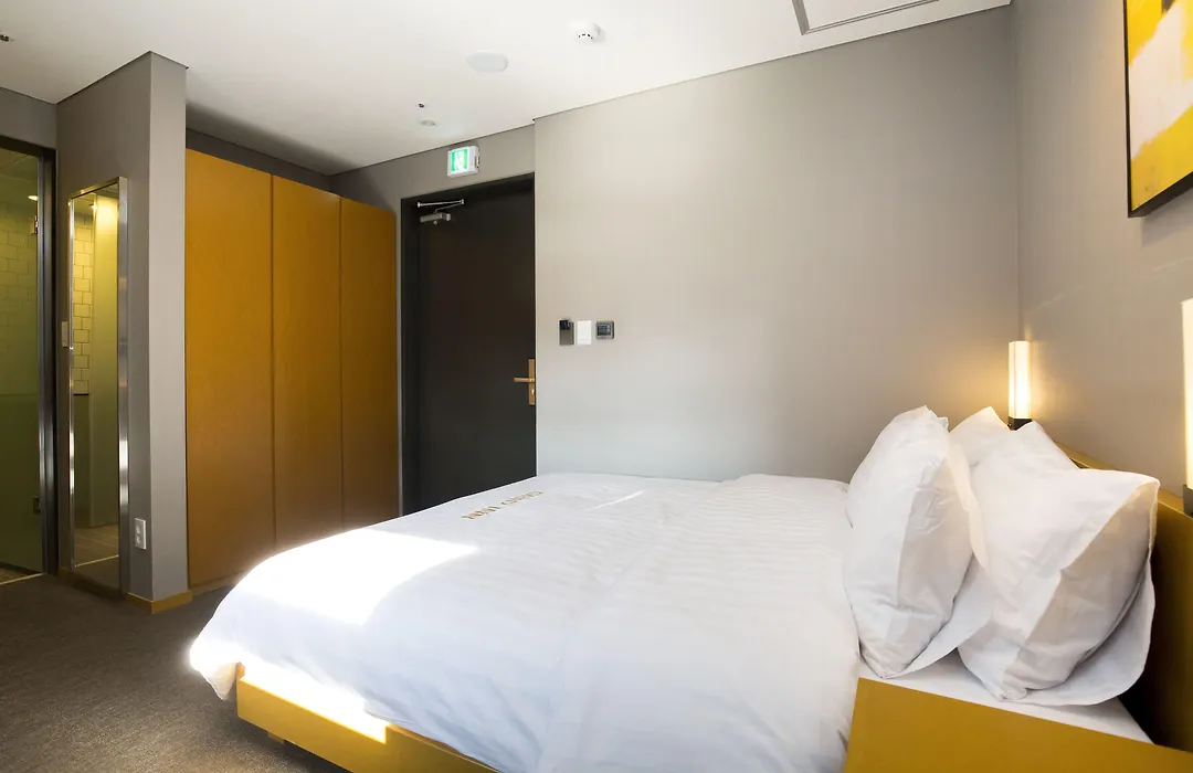 Grid Inn Hotel-1