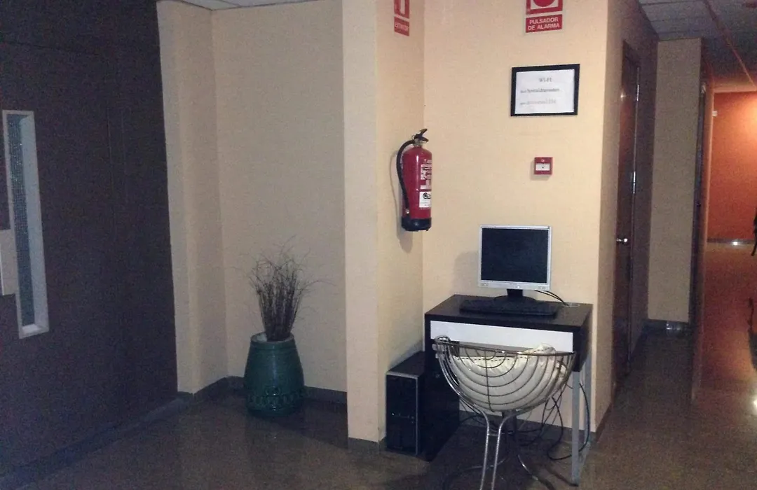 Hostal Drassanes-1