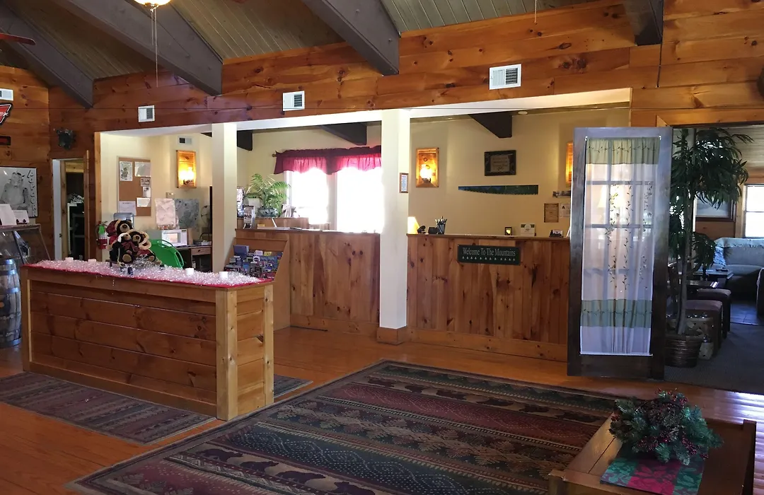 Smoky Falls Lodge-1