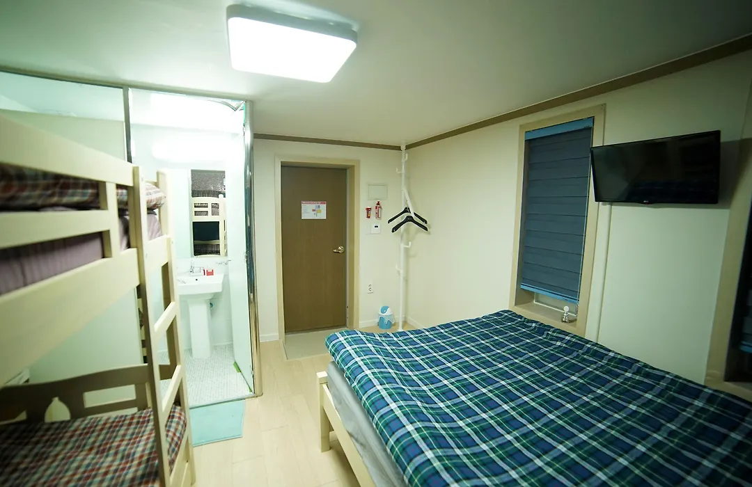 Yolo Guesthouse-1