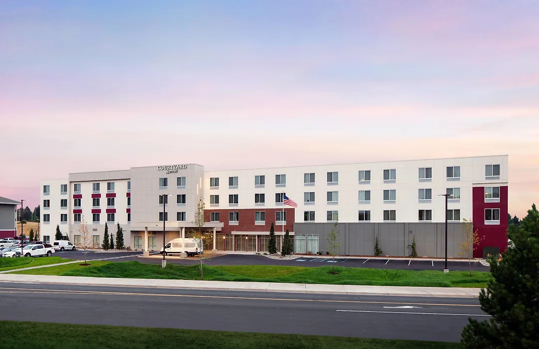 Courtyard By Marriott Pullman-1
