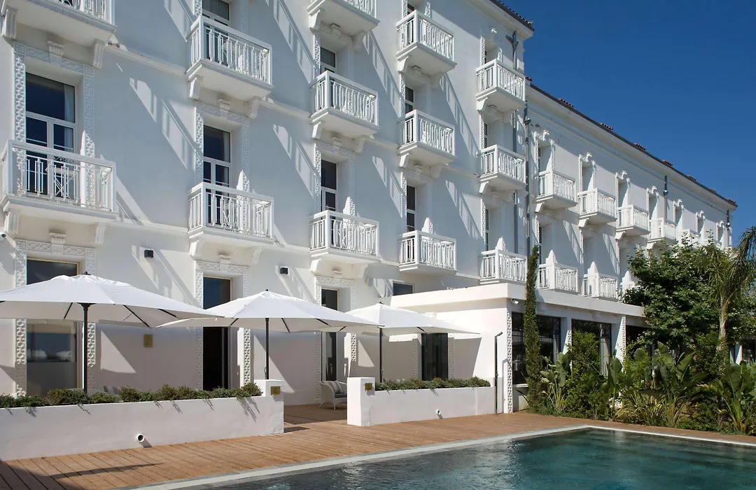 Grand Hotel Des Sablettes Plage, Curio Collection By Hilton-1