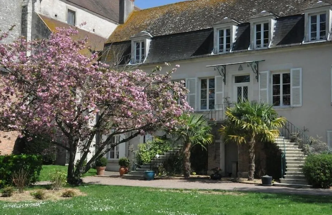 Le Prieuré Saint Agnan-1