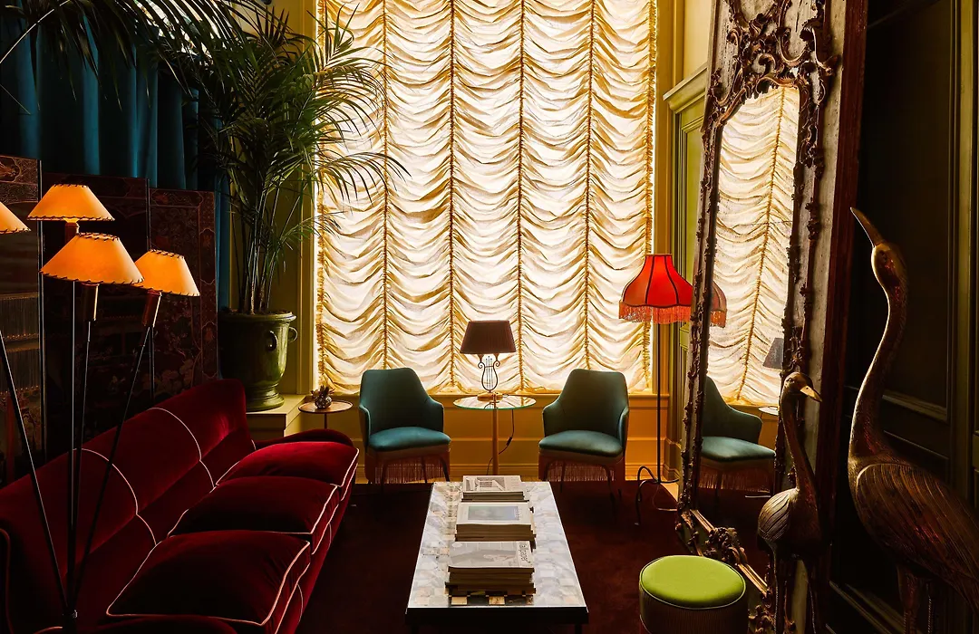 The Siren Hotel, An Ash Hotel-1