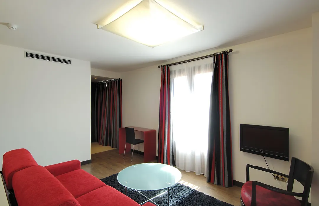 Hotel Cienbalcones-1