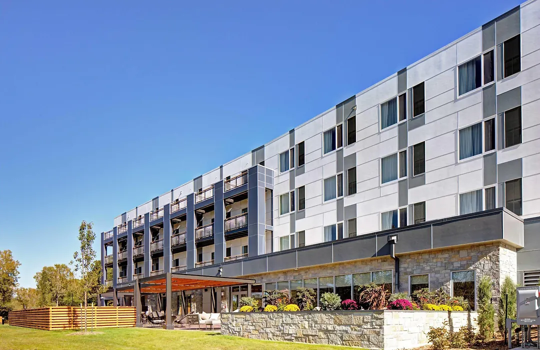 Courtyard By Marriott Appleton Riverfront-1