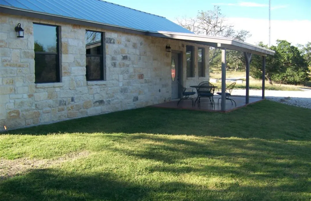 Breezy Hills Cottages - Moonlight Cottage-1