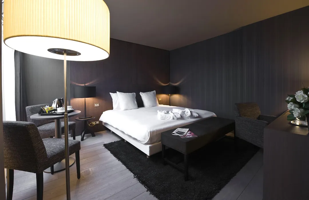 Flanders Hotel-1