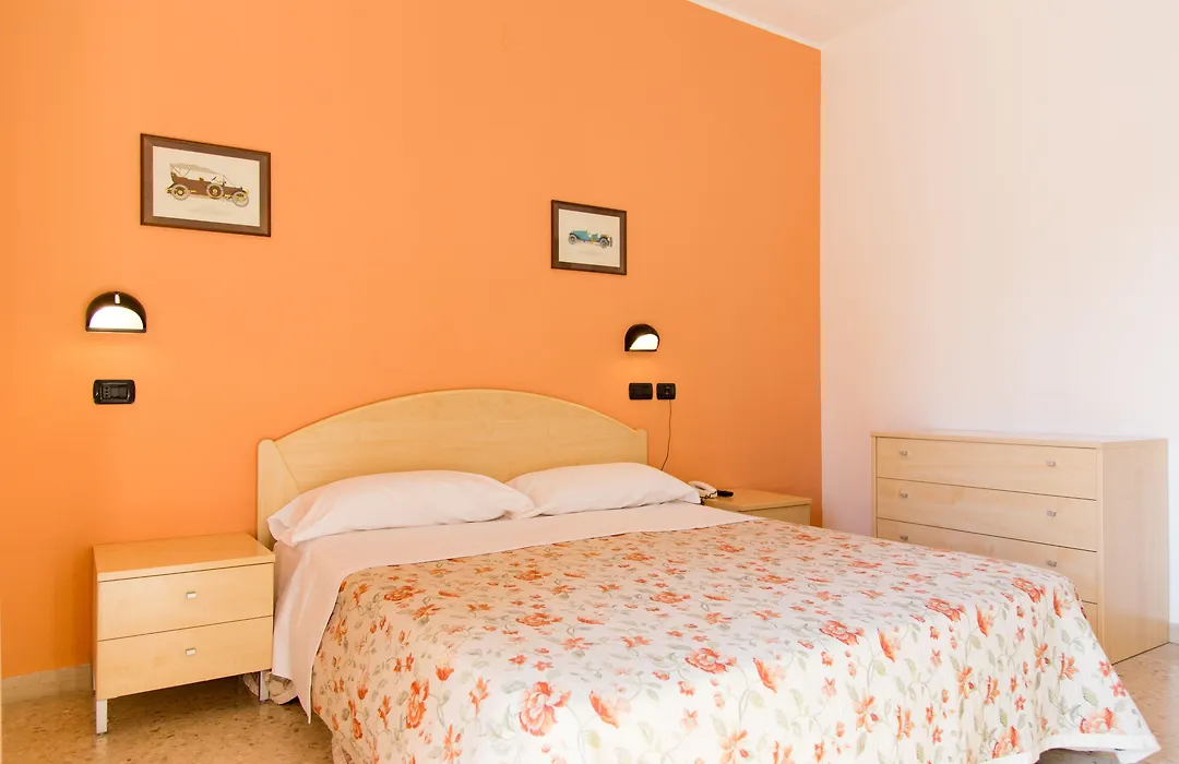 Hotel Saint Tropez - Pineto-1