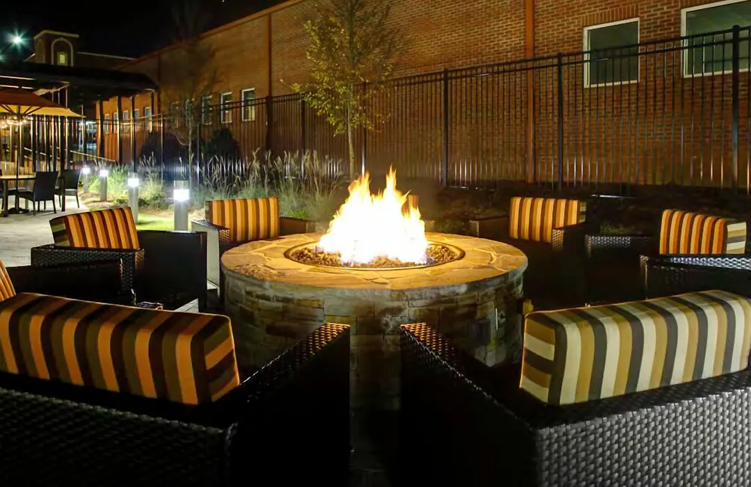 Courtyard By Marriott Lagrange-1