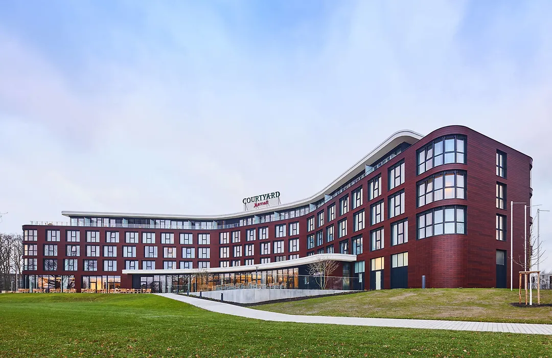 Courtyard By Marriott Wolfsburg-1