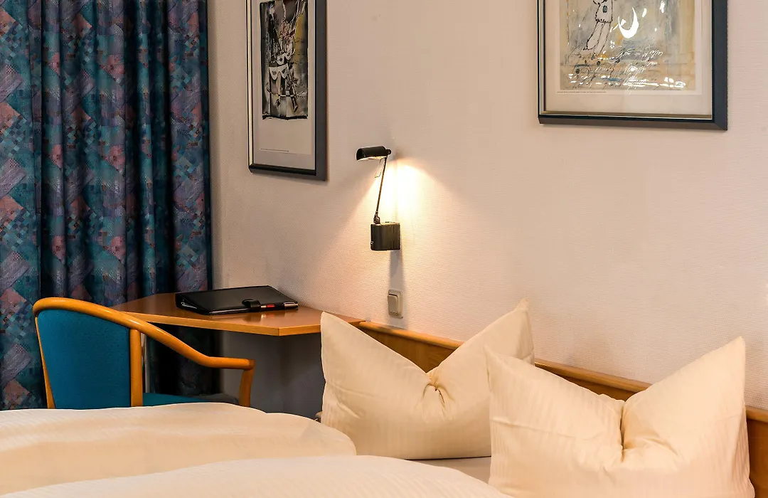 Median Hotel Garni-1