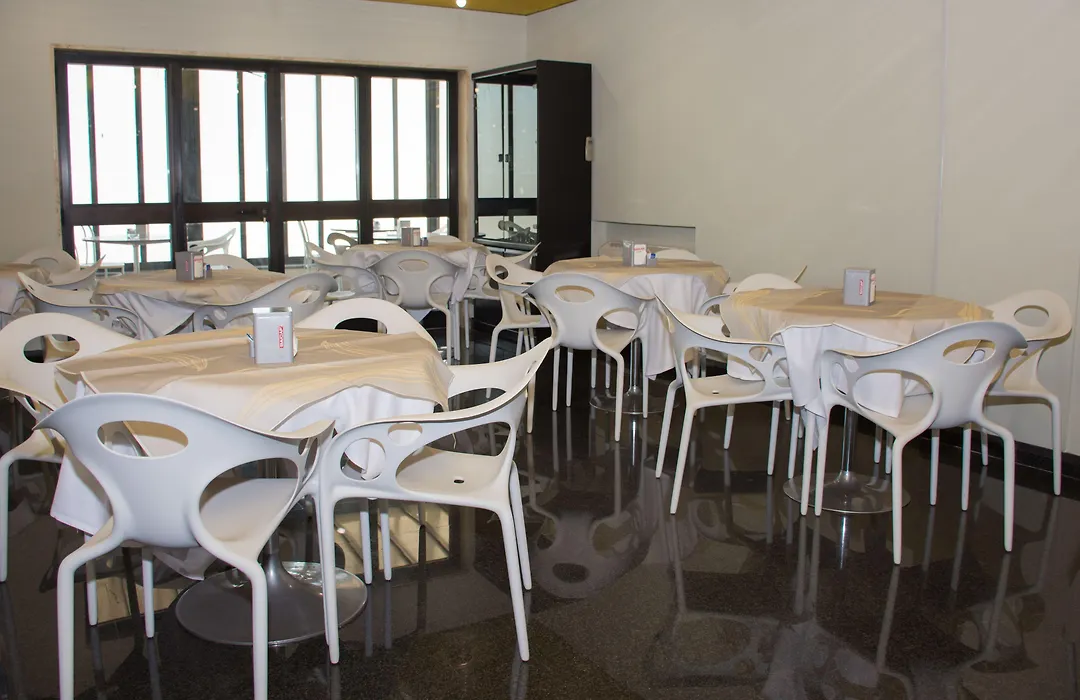 Hotel 7 Mari-1