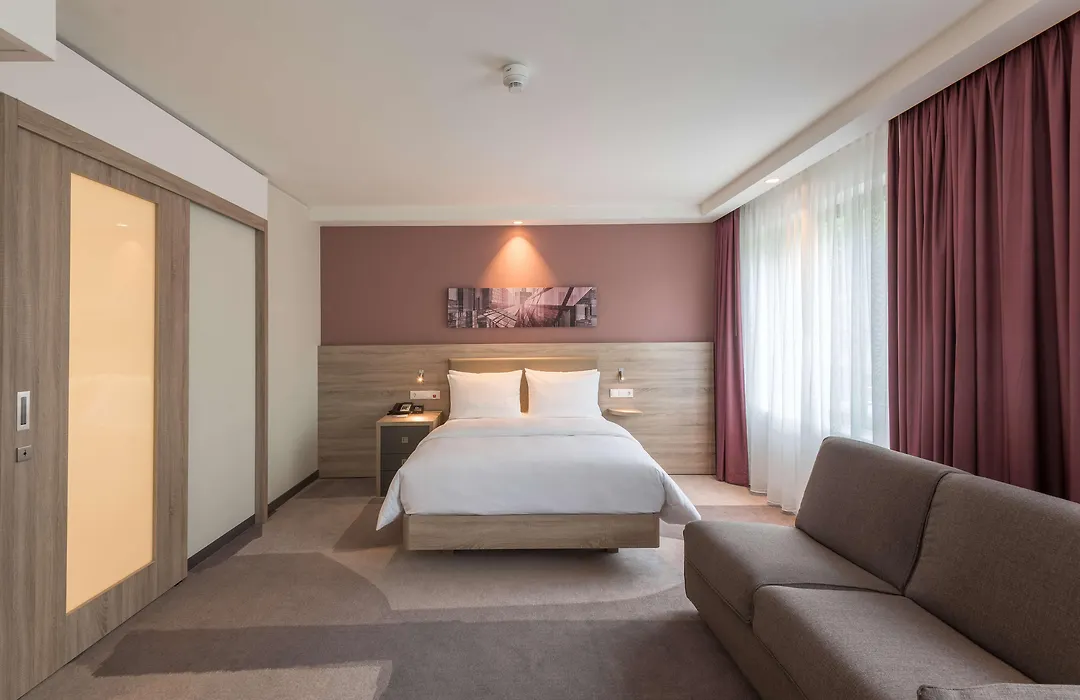Hampton By Hilton Frankfurt City Centre East-1