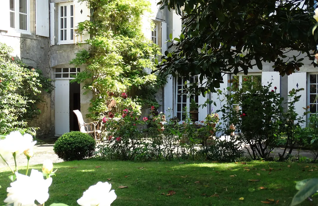 Hotel Particulier "Le Clos De La Croix"-1