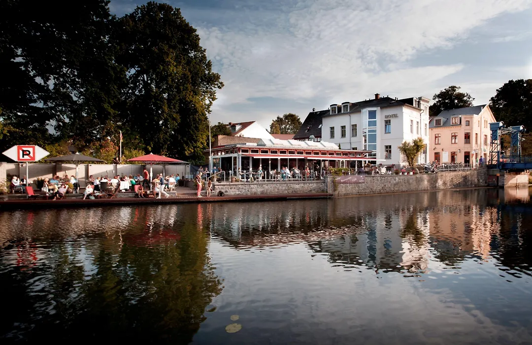 Hotel&Restaurant Fackelgarten Plau am See-1