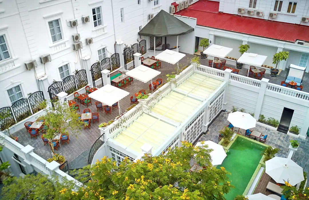 Manoir Des Arts Hotel-1