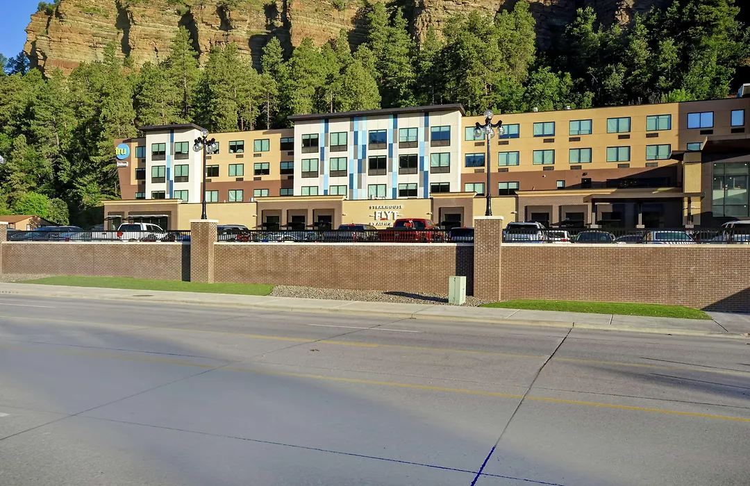 Tru By Hilton Deadwood-1