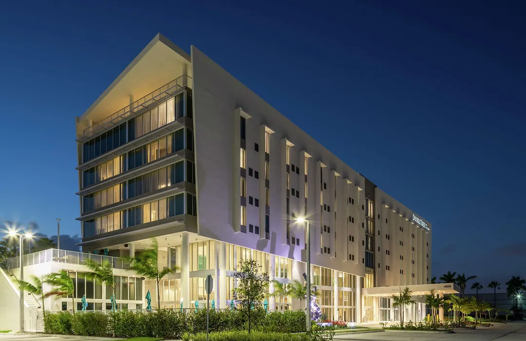 Doubletree By Hilton Miami Doral-1