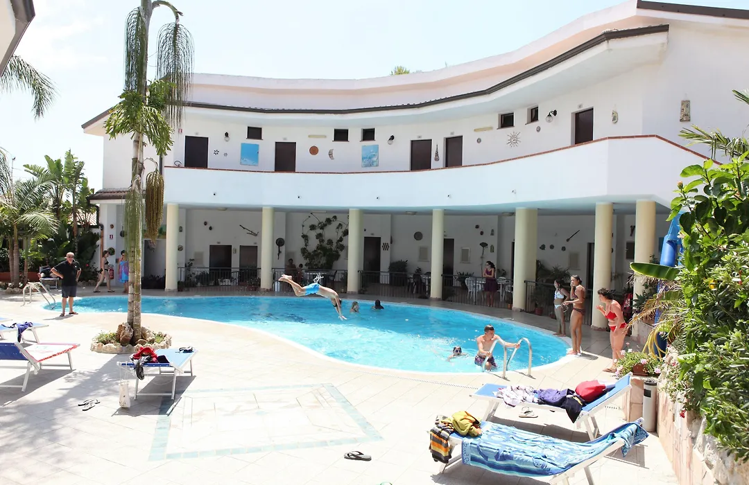 Hotel L'Ancora-1