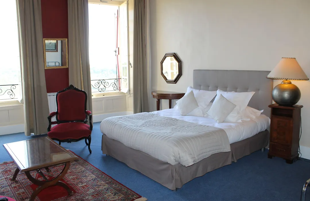 Hotel Raymond VII-1