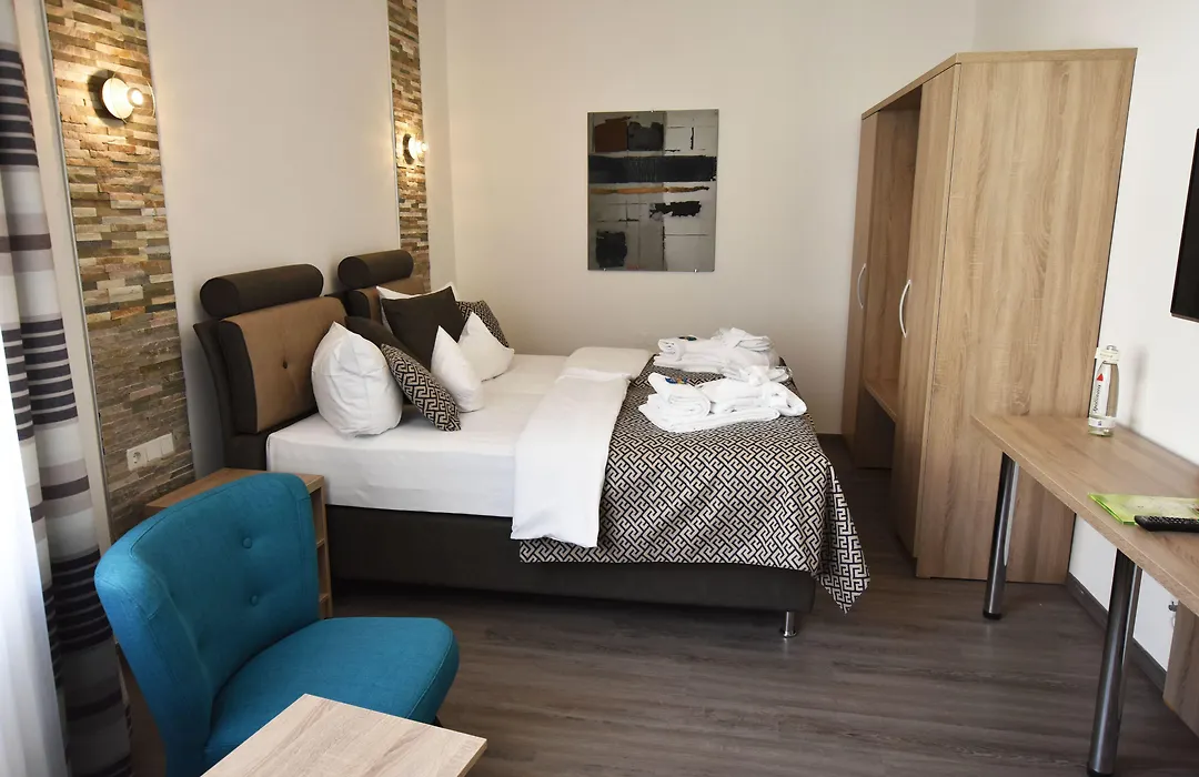 Hotel Badehof-1