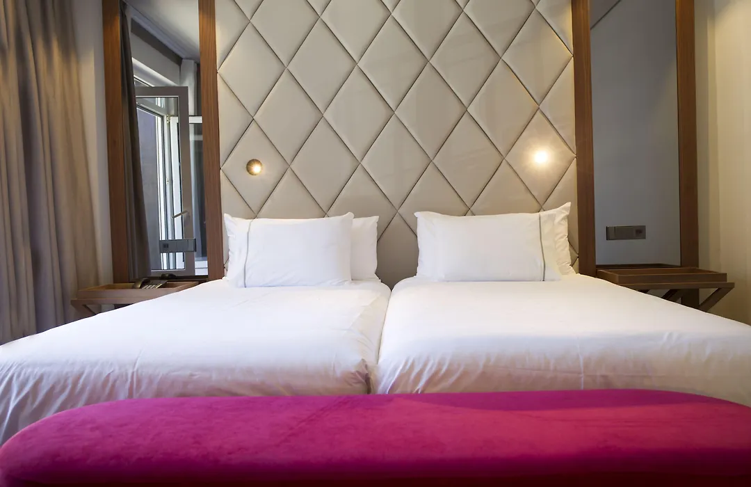 Hotel Silken Palacio Uribarren-1